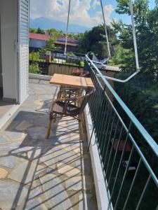 Ein Balkon oder eine Terrasse in der Unterkunft Nostos Apartments