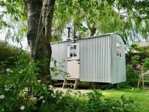 Gallery image of The Wayside Shepherd Hut in Beaulieu