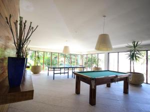 Bàn bi-da tại Condominio Pantai Enseada Guarujá