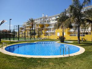 Bazén v ubytovaní Urbanización Sueños de Denia II apto 2 habitaciones alebo v jeho blízkosti