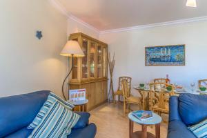 Гостиная зона в FLH Lagoa Sunny Flat with Balcony