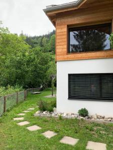 Aed väljaspool majutusasutust Mira Selva