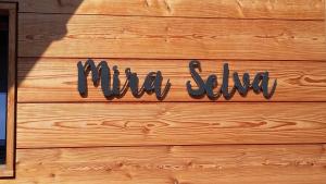 Majutusasutuses Mira Selva olev sertifikaat, autasu, silt või muu dokument