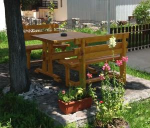 Giardino di Apartments Beka