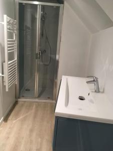 Ένα μπάνιο στο Gite Bord de Mer 80 m2