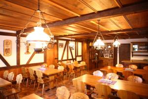Restaurace v ubytování Landgasthof Grossteil + 37 fotografií