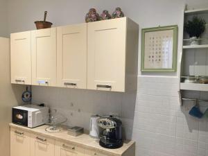 A kitchen or kitchenette at Rivabahn