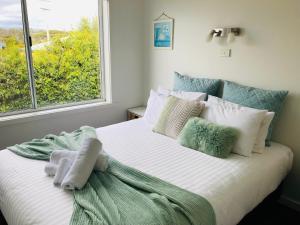 BAY OF FIRES SEACHANGE Ocean frontage客房内的一张或多张床位