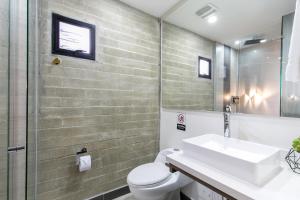 Koupelna v ubytování Epic Boutique Hotel