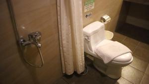 Bilik mandi di Viewpark Hotel Tagaytay