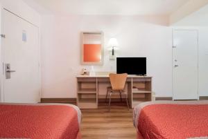 TV a/nebo společenská místnost v ubytování Motel 6-Moses Lake, WA