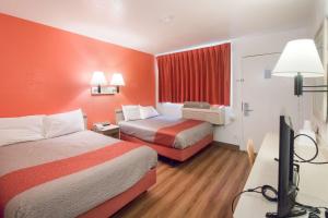 Postel nebo postele na pokoji v ubytování Motel 6-Moses Lake, WA + 33 fotografií