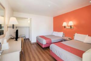 Postel nebo postele na pokoji v ubytování Motel 6-Moses Lake, WA