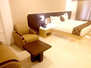 Fotografie z fotogalerie ubytování HOTEL SAVITHRI v destinaci Attingal + 20 fotografií