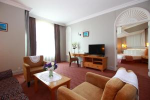 TV a/nebo společenská místnost v ubytování Grand Kampar Hotel