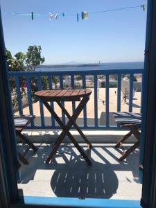 A balcony or terrace at Studios Panorama Drios