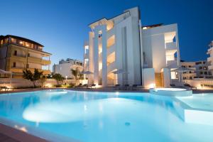 Bazén v ubytování Forte 2 Hotel nebo v jeho okolí