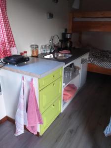 Dapur atau dapur kecil di Bed & Breakfast ARKEN AE