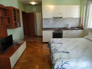Kuchyňa alebo kuchynka v ubytovaní Seaside apartment