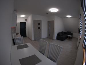 Część wypoczynkowa w obiekcie Bulwary Apartments