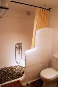 Koupelna v ubytování Fedra's Village House