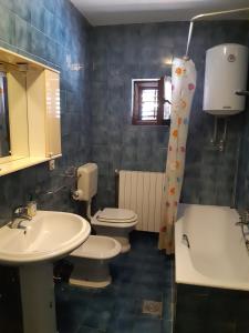 Kúpeľňa v ubytovaní Two Bed Rooms Fortuna near the Beach