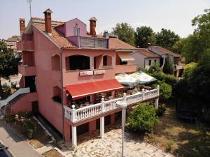 Budova, v ktorej sa penzión nachádza