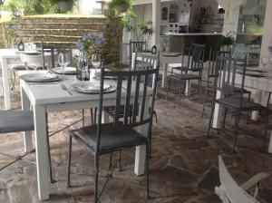 Un restaurante o sitio para comer en Hosteria de Arnuero