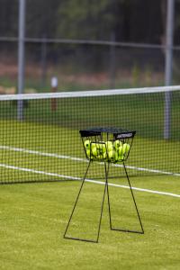 Tennis and/or squash facilities at Villa Garden or nearby