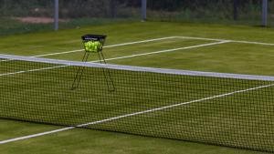 Tennis and/or squash facilities at Villa Garden or nearby