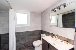 Gallery image of IKIES TINOS A and B in Tinos Town