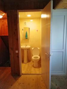 Ένα μπάνιο στο Guesthouse SANIKO