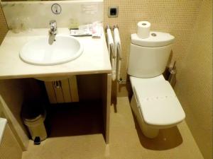 A bathroom at Hotel Vila do Alba