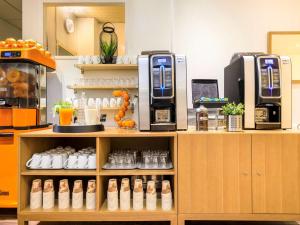 Kohvi ja tee valmistamise võimalus majutusasutuses Matabi Hotel Toulouse Gare by HappyCulture