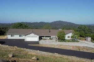 Gedung tempat guest house berlokasi