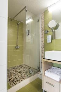 Koupelna v ubytování KYRIAD LYON EST – Saint Quentin Fallavier