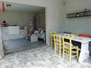 Gallery image of Helena Apartments in Paralia Panteleimonos
