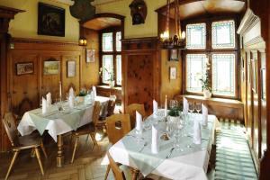 Restoran või mõni muu söögikoht majutusasutuses Gasthof Sonne
