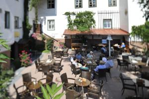 Restoran või mõni muu söögikoht majutusasutuses Gasthof Sonne