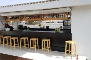 Zona de lounge sau bar la APPARTEMENT BONITO VISTAL BRISTOL SUNSET BEACH