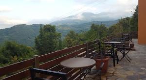 A general mountain view or a mountain view taken from Az apartmant