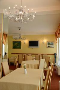 TV a/nebo společenská místnost v ubytování Hotel Mladimir