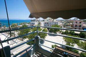 A balcony or terrace at Joanna's studio (Rafina port)