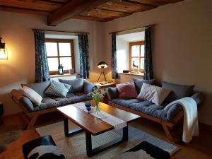 Posezení v ubytování Ferienbauernhaus Stergut