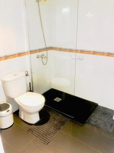 A bathroom at Apartamento Flamingo Puerto Marina - 150m Playa