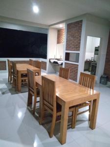Kuchyň nebo kuchyňský kout v ubytování Hastina Hotel Lombok