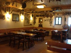 Reštaurácia alebo iné gastronomické zariadenie v ubytovaní Yveta - Depandance Horské Zátiší