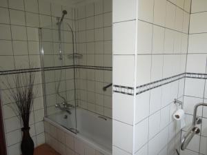 Bagno di Trees Too Guest Lodge