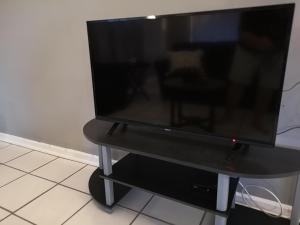 TV a/nebo společenská místnost v ubytování Boh- House