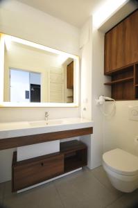 Et badeværelse på Apartament Bel Mare Pelikan + 15 billeder